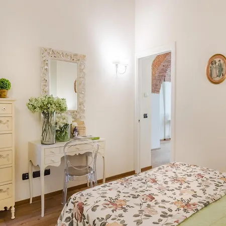 Smart 2 Bedrooms Close To Bus Terminal Lägenhet Lucca