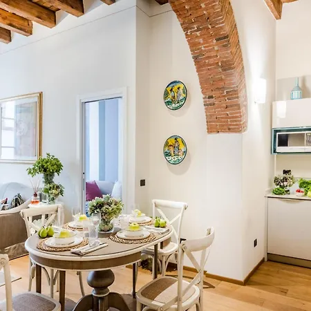 Smart 2 Bedrooms Close To Bus Terminal * Lucca